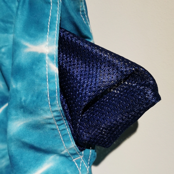 OLD NAVY | Swim Trunks, Blue Water Print - Picture 5 of 7